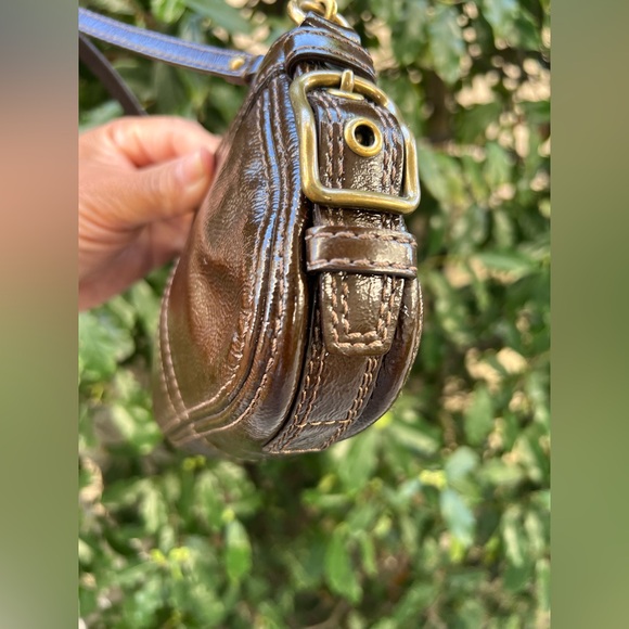Coach Zoe mini chocolate brown patent leather - Picture 7 of 13